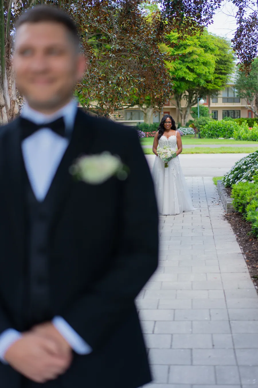 Belinda approaching Kevin for their romantic first look